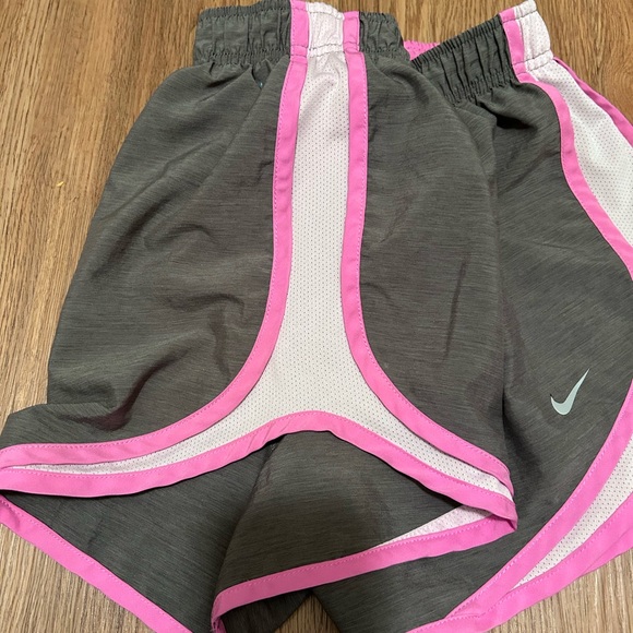 Nike shorts - Picture 4 of 5